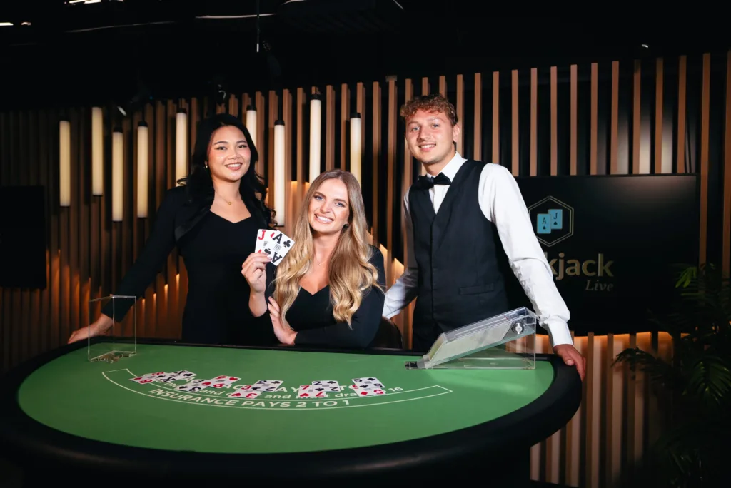 Master the Art of Selection: How to Compare Different Casino Online UAE Platforms Like an Expert